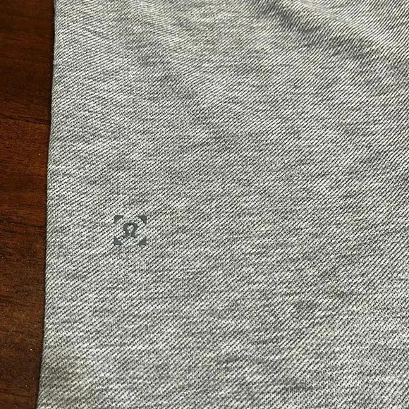 Lululemon Evolution Short-Sleeve shirt - Picture 5 of 7